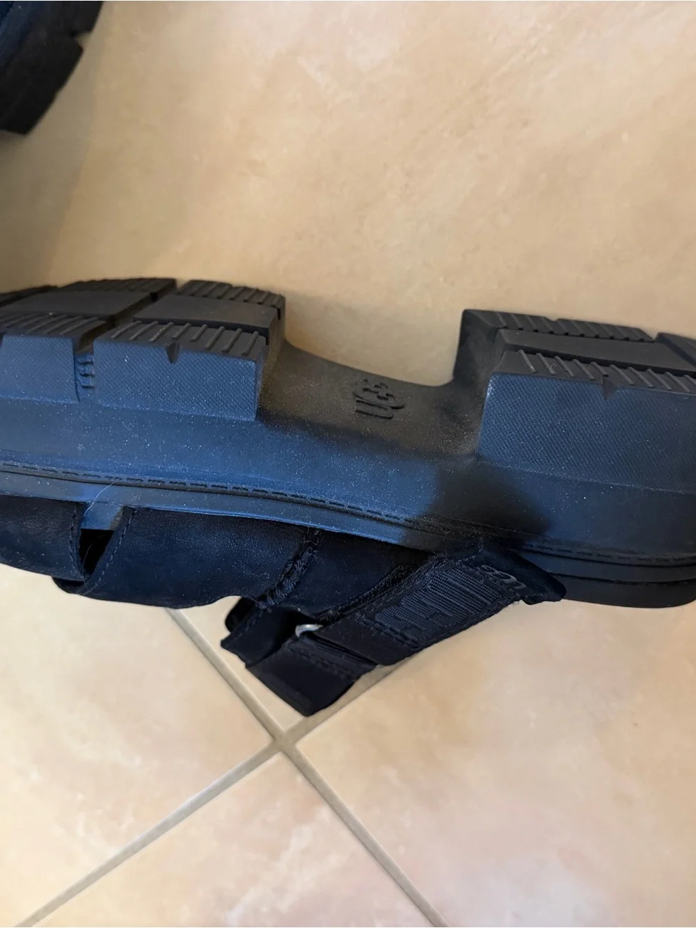 UGG chunky platform